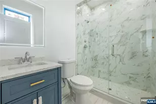 412 Gregory Rd, Paramus, NJ 07652 - Photo 28