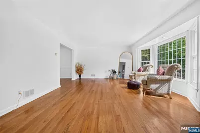 369 Forest Avenue, Paramus, NJ 07652 - Photo 16