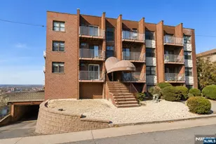 201 12th Street 18, Palisades Park, NJ 07650 - Photo 2