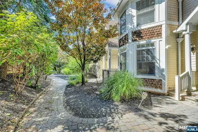 33 E Linden Avenue, Englewood, NJ 07631 - Photo 2