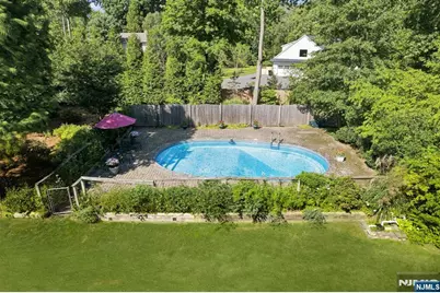 343 Sunset Road, Pequannock Township, NJ 07444 - Photo 32