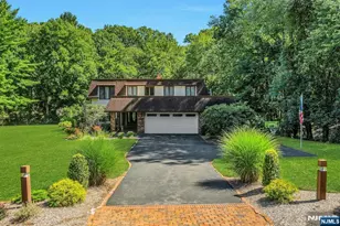 359 Hillview Terrace, Franklin Lakes, NJ 07417 - Photo 2