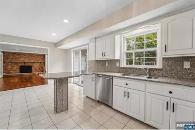 17 Colonial Drive, Allendale, NJ 07401 - Photo 16