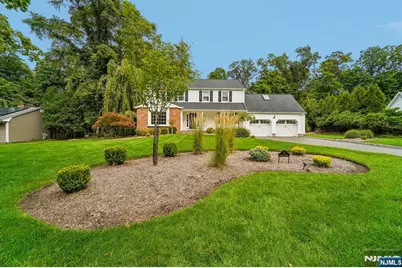17 Colonial Drive, Allendale, NJ 07401 - Photo 2