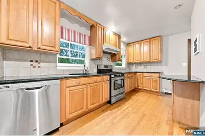 427 West Avenue, Northvale, NJ 07647 - Photo 12