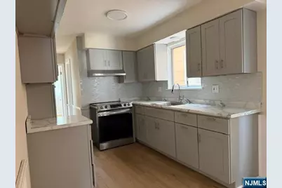 621 Sussex 2 #2, Harrison, NJ 07029 - Photo 4