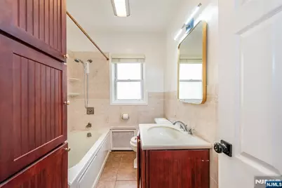 161 Walnut Avenue, Bogota, NJ 07603 - Photo 12