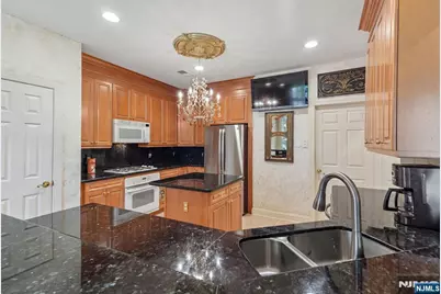 12 Schindler Court 12 #12, Upper Saddle River, NJ 07458 - Photo 16