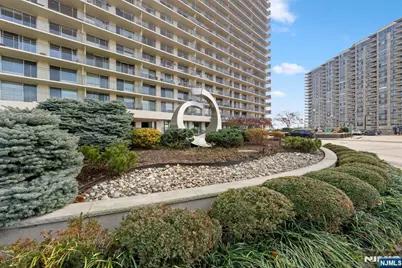 1530 Palisades Avenue 9G #9G, Fort Lee, NJ 07024 - Photo 1