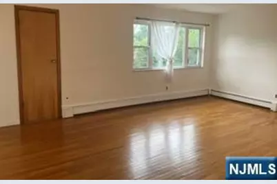 417 2nd Street 2nd Floor #2nd Floor, Palisades Park, NJ 07650 - Photo 2