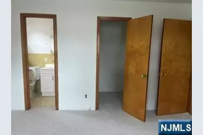 417 2nd Street 2nd Floor #2nd Floor, Palisades Park, NJ 07650 - Photo 10