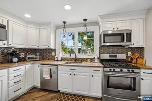 439 Lake Ave, Lyndhurst Township, NJ 07071 - Photo 12