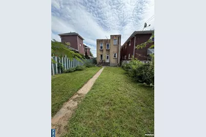 709 Stuyvesant Avenue, Lyndhurst Township, NJ 07071 - Photo 12