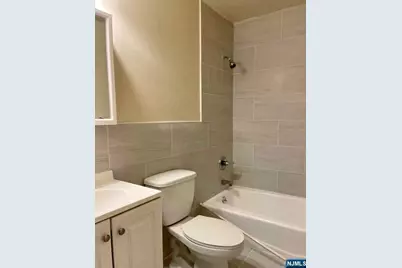 220 Meadow Lane A17 #A17, Secaucus, NJ 07094 - Photo 6