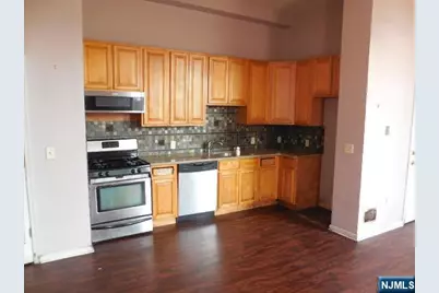 18 Market Street 301 #301, Paterson, NJ 07501 - Photo 6