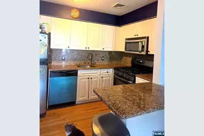 45 Royal 28 #28, Hawthorne, NJ 07506 - Photo 8