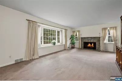 401 Hamilton Road, Ridgewood, NJ 07450 - Photo 2