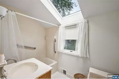 401 Hamilton Road, Ridgewood, NJ 07450 - Photo 14