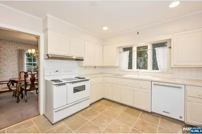 401 Hamilton Road, Ridgewood, NJ 07450 - Photo 6