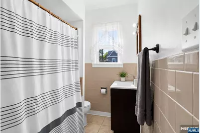 6 Lincoln Place, East Rutherford, NJ 07073 - Photo 10