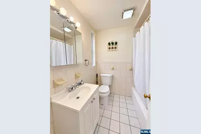 275 Delawanna Avenue 4 #4, Clifton, NJ 07014 - Photo 4