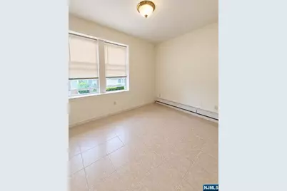 275 Delawanna Avenue 4 #4, Clifton, NJ 07014 - Photo 6