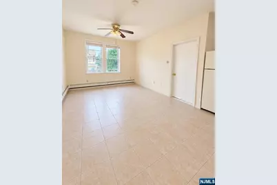 275 Delawanna Avenue 4 #4, Clifton, NJ 07014 - Photo 2