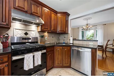 84 Vanderburgh Avenue, Rutherford, NJ 07070 - Photo 8