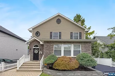 84 Vanderburgh Avenue, Rutherford, NJ 07070 - Photo 2