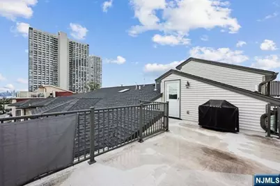 140 Cedar Street, Fort Lee, NJ 07024 - Photo 24