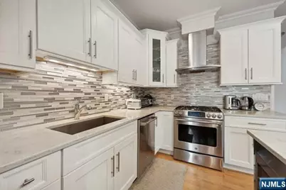140 Cedar Street, Fort Lee, NJ 07024 - Photo 12