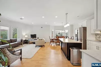 140 Cedar Street, Fort Lee, NJ 07024 - Photo 6