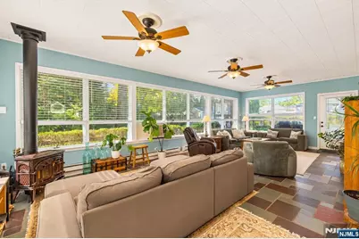 813 Ridgewood Avenue, Oradell, NJ 07649 - Photo 10