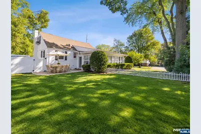 813 Ridgewood Avenue, Oradell, NJ 07649 - Photo 32