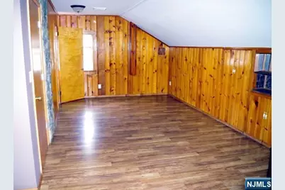 31 Brook Avenue 2 #2, Wallington, NJ 07057 - Photo 8
