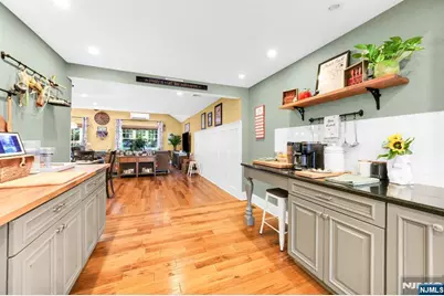 442 Central Park Drive, New Milford, NJ 07646 - Photo 8