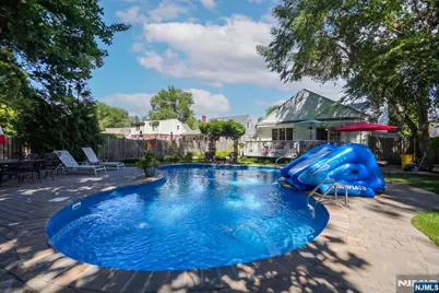 442 Central Park Drive, New Milford, NJ 07646 - Photo 32