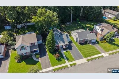 442 Central Park Drive, New Milford, NJ 07646 - Photo 38