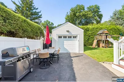 79 Bergen Avenue, Waldwick, NJ 07463 - Photo 30