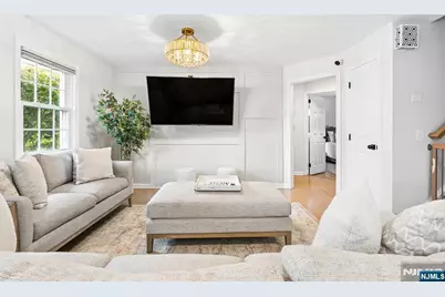 79 Bergen Avenue, Waldwick, NJ 07463 - Photo 8