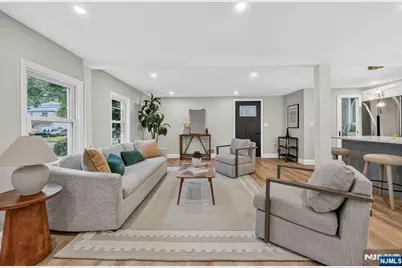 152 Washington Place, Teaneck Township, NJ 07666 - Photo 10