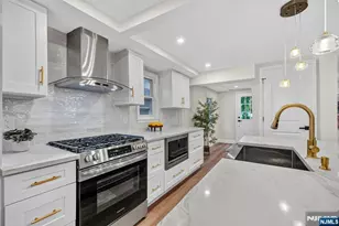 152 Washington Pl, Teaneck Township, NJ 07666 - Photo 6