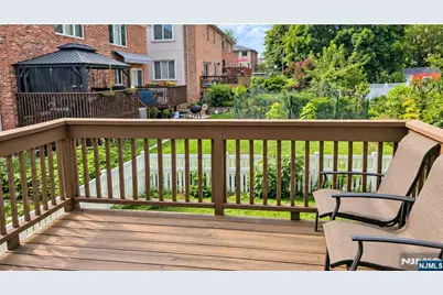 29 A Delia A #A, Palisades Park, NJ 07650 - Photo 4