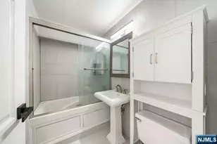 333 Grand Ave 1N, Palisades Park, NJ 07650 - Photo 8