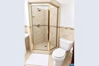 644 7th Street, Carlstadt, NJ 07072 - Photo 6