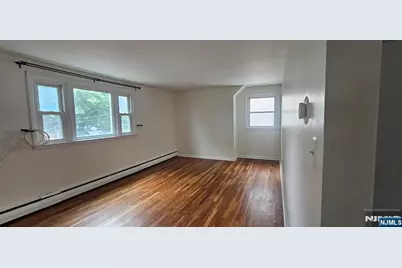 19 Knoble Place 2nd Floor #2nd Floor, Hawthorne, NJ 07506 - Photo 6