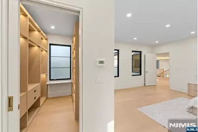 236 Woodcrest Avenue, Paramus, NJ 07652 - Photo 40