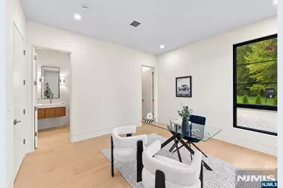 236 Woodcrest Avenue, Paramus, NJ 07652 - Photo 32