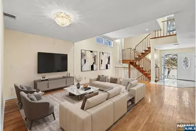 376 Kenwood 9 #9, Englewood, NJ 07631 - Photo 2