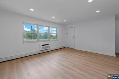 313 Grantwood Boulevard 5 #5, Palisades Park, NJ 07650 - Photo 10